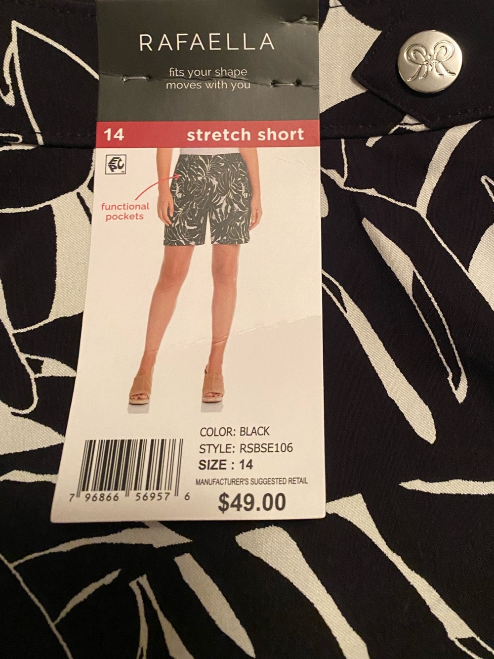 Rafaella NWT Black & White Floral Stretch Shorts, Size 14 - Picture 6 of 8